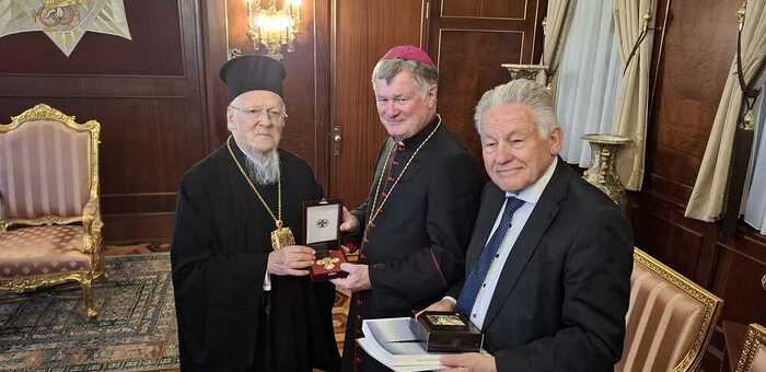 Patriarch Bartholomaios, Bischof Manfred Scheuer und 'Pro Oriente'-Linz-Obmann Josef Pühringer / Georg Pulling Istanbul: Österreich-Delegation bei Patriarch Bartholomaios